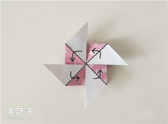 扑克牌方片和红桃花色的折纸方法图解(图18) 扑克牌方片和红桃花色的折纸方法图解(图18)