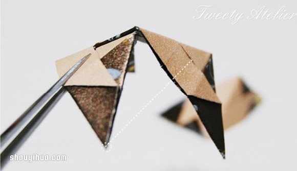 折纸立体菱形的折法图解 用作包装盒或挂件(图8) 折纸立体菱形的折法图解 用作包装盒或挂件(图8)