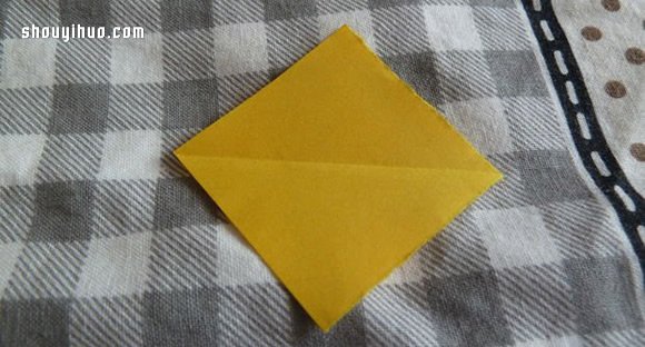 折纸手镯手环的折法 手工手镯手环折纸图解(图4) 折纸手镯手环的折法 手工手镯手环折纸图解(图4)