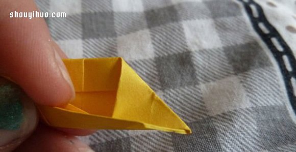 折纸手镯手环的折法 手工手镯手环折纸图解(图14) 折纸手镯手环的折法 手工手镯手环折纸图解(图14)